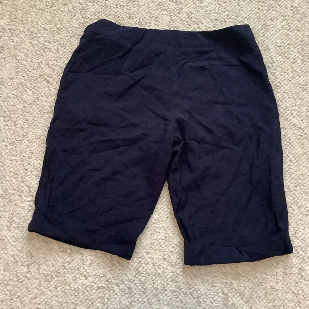 NWOT Vera Wang Bermuda Shorts Navy Rayon Lightweight 4